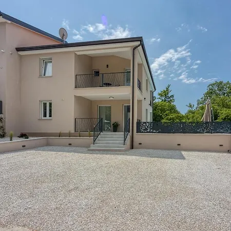 In * Nova Vas (Porec)